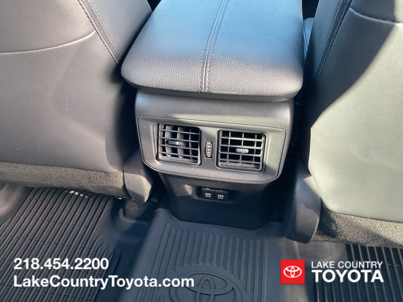 Used 2020 Blizzard Pearl Toyota XSE image 18