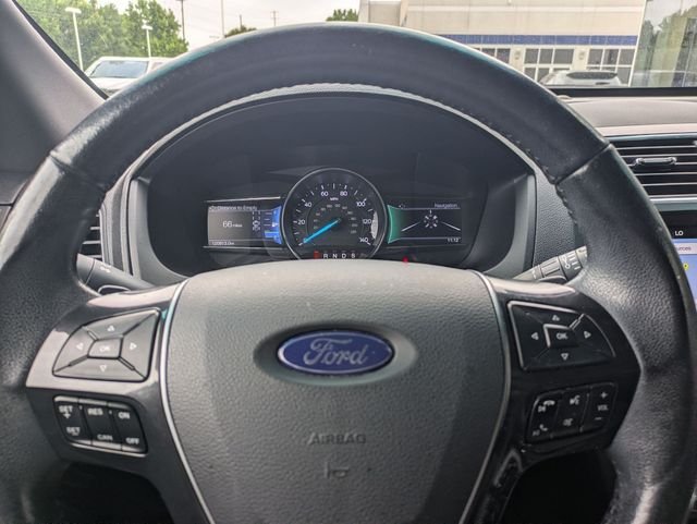 Used 2017 Red Ford Limited image 15