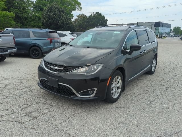Used 2017 Brilliant Black Crystal Pearlcoat Chrysler Touring L Plus image 1