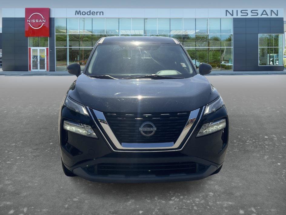 Used 2022 Super Black Nissan SV image 2