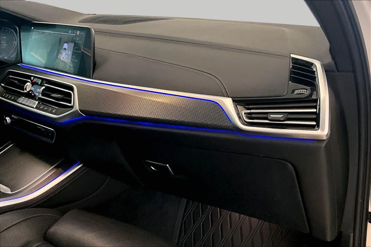 Used 2022 Alpine White BMW sDrive40i image 18