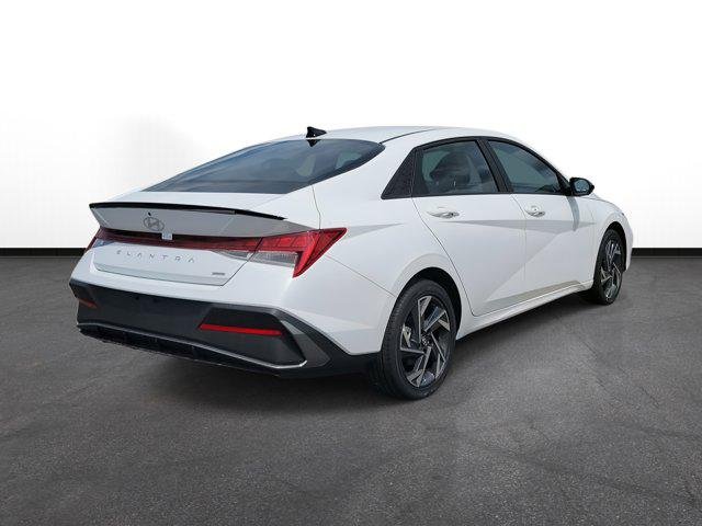 2025 Hyundai Elantra Blue - Photo 4