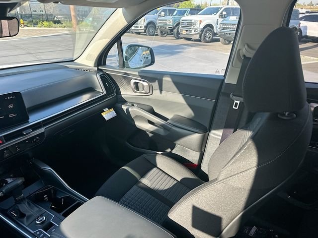 Used 2026 Glacial White Pearl Kia LX image 22
