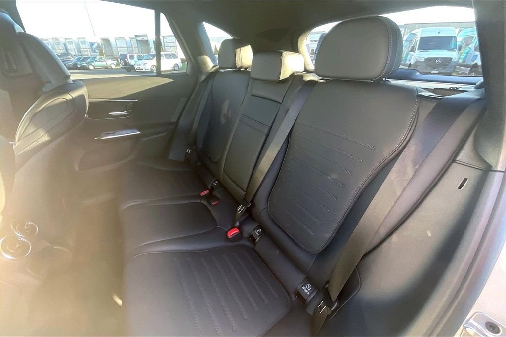 Used 2026 Black Mercedes-Benz GLC 300 image 10