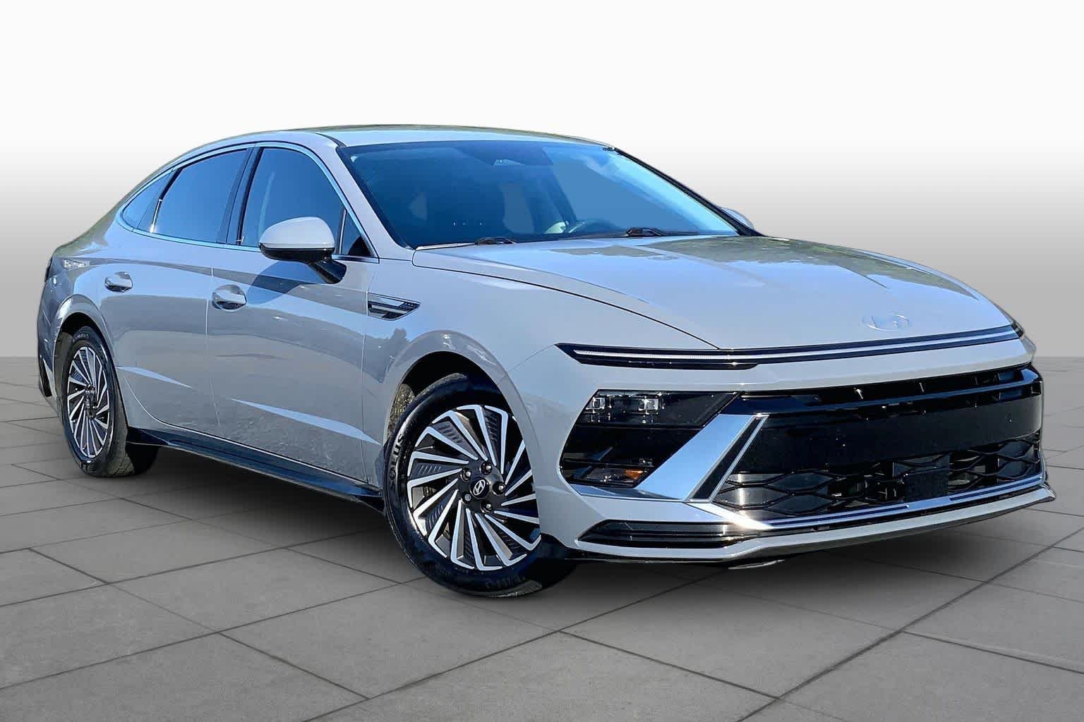 Used 2024 Transmission Blue Hyundai SEL image 3