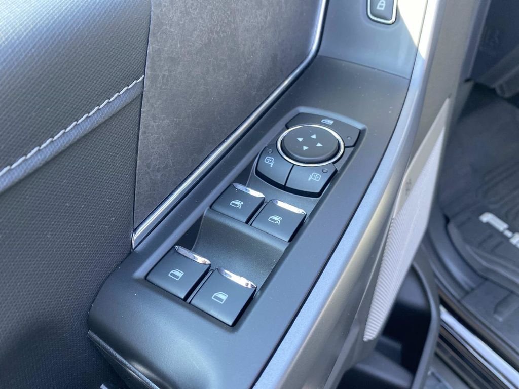 Certified Used 2024 Avalanche Ford XLT image 18