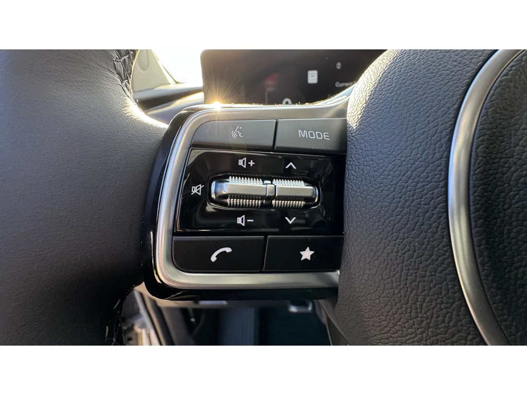 New 2026 Ceramic Silver Kia SX Prestige image 9