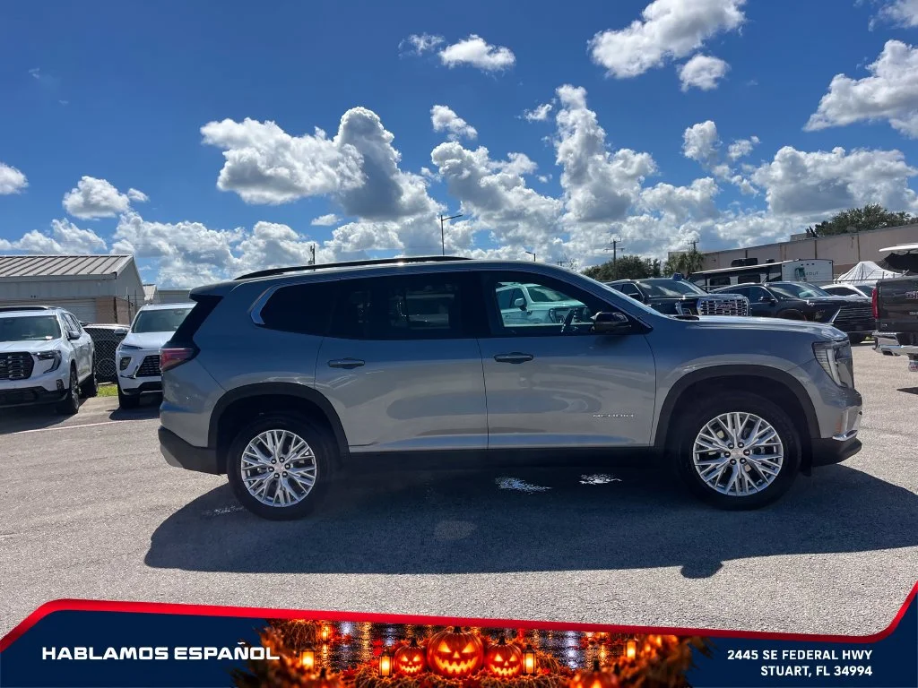 Used 2026 Sterling Metallic GMC Elevation image 8