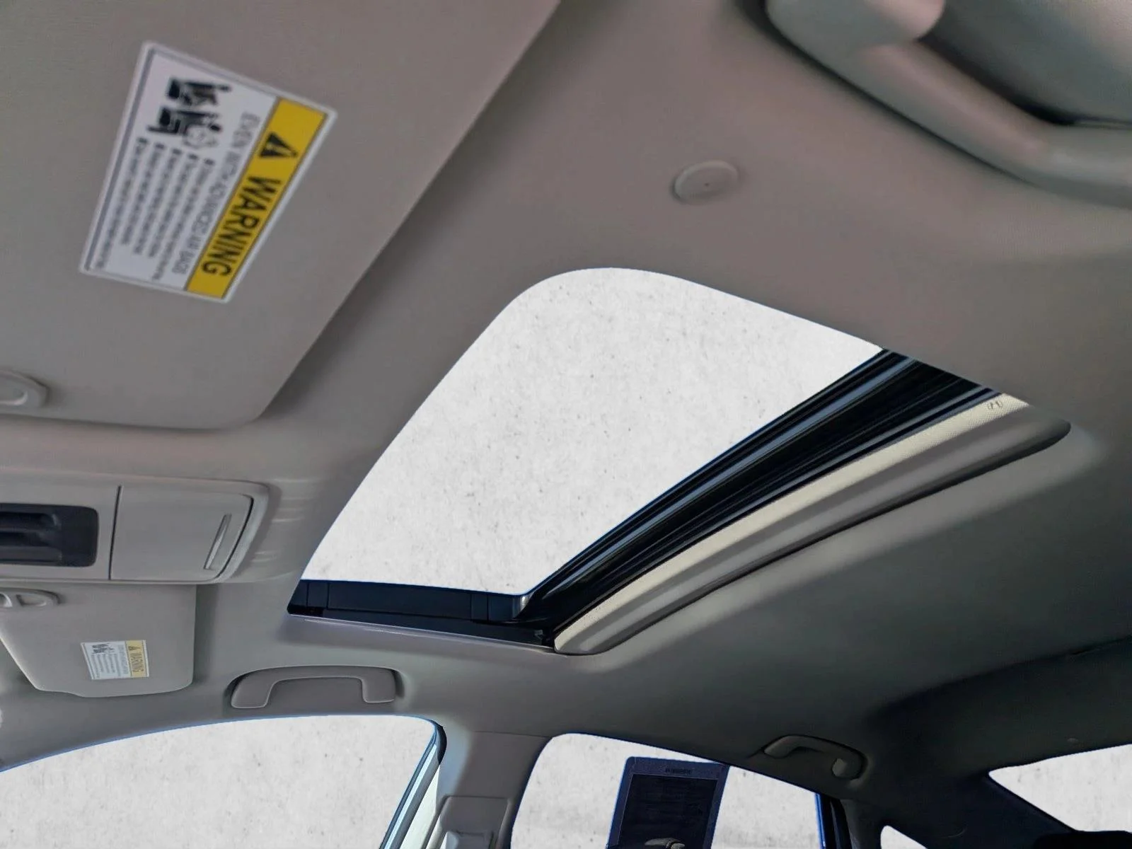 Used 2025 Solar Silver Metallic Honda SE image 15