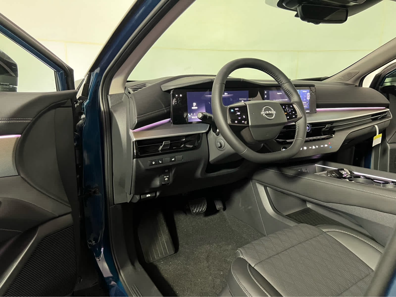 New 2026 Aurora Blue Pearl Metallic / Super Black Two-tone Nissan Platinum image 14