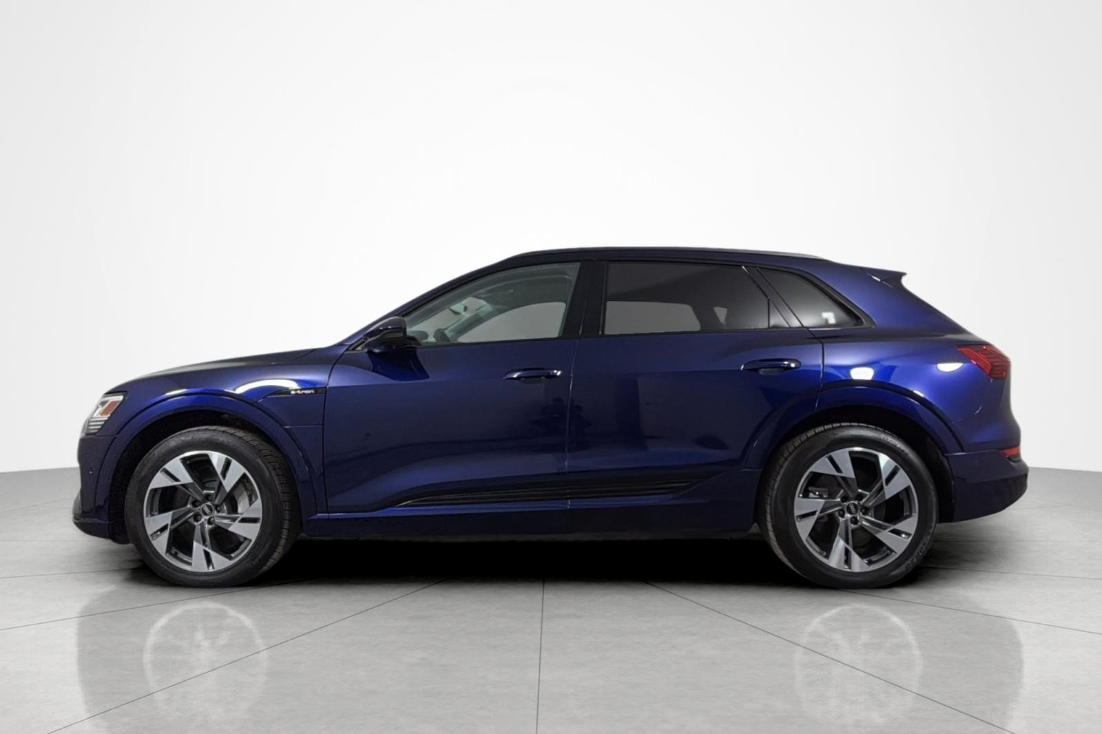 Used 2021 Navarra Blue Metallic Audi Premium quattro image 2