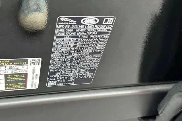 New 2026 Santorini Black Land Rover SE image 27