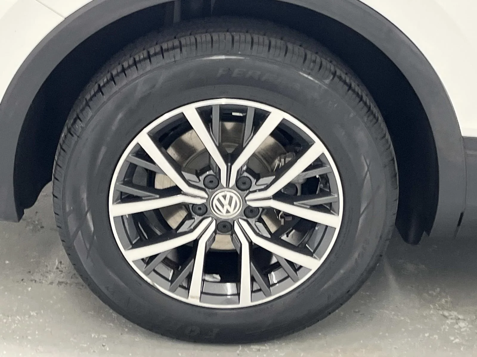 2019 Volkswagen Tiguan SE - Photo 9