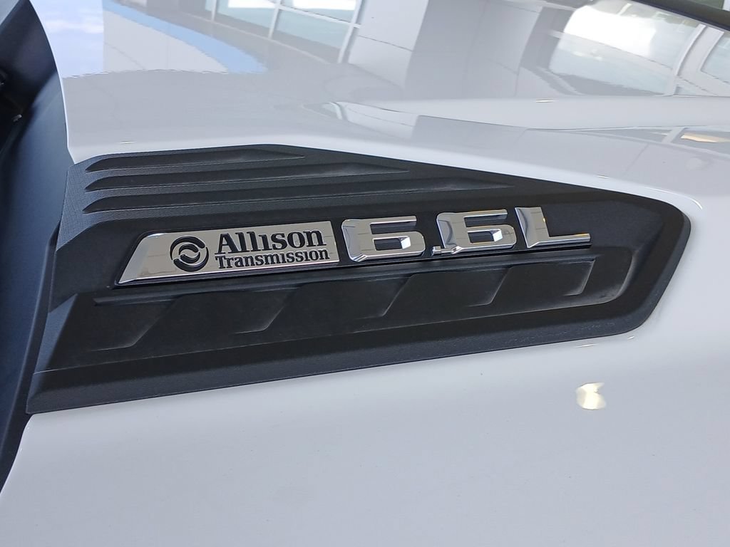 Certified Used 2025 Summit White Chevrolet WT image 23