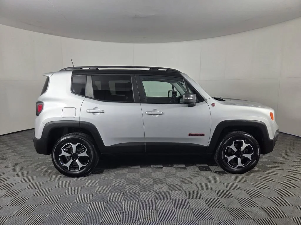 Used 2020 Glacier Metallic Clearcoat Jeep Trailhawk image 4