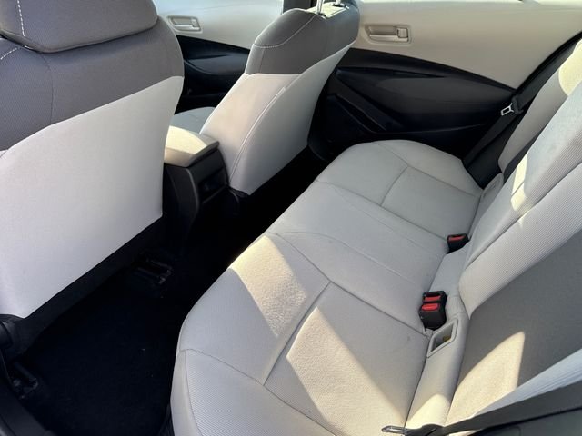 Used 2022 White Toyota LE image 16