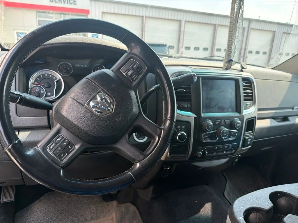 Used 2018 Brilliant Black Crystal Pearlcoat Ram Big Horn image 6