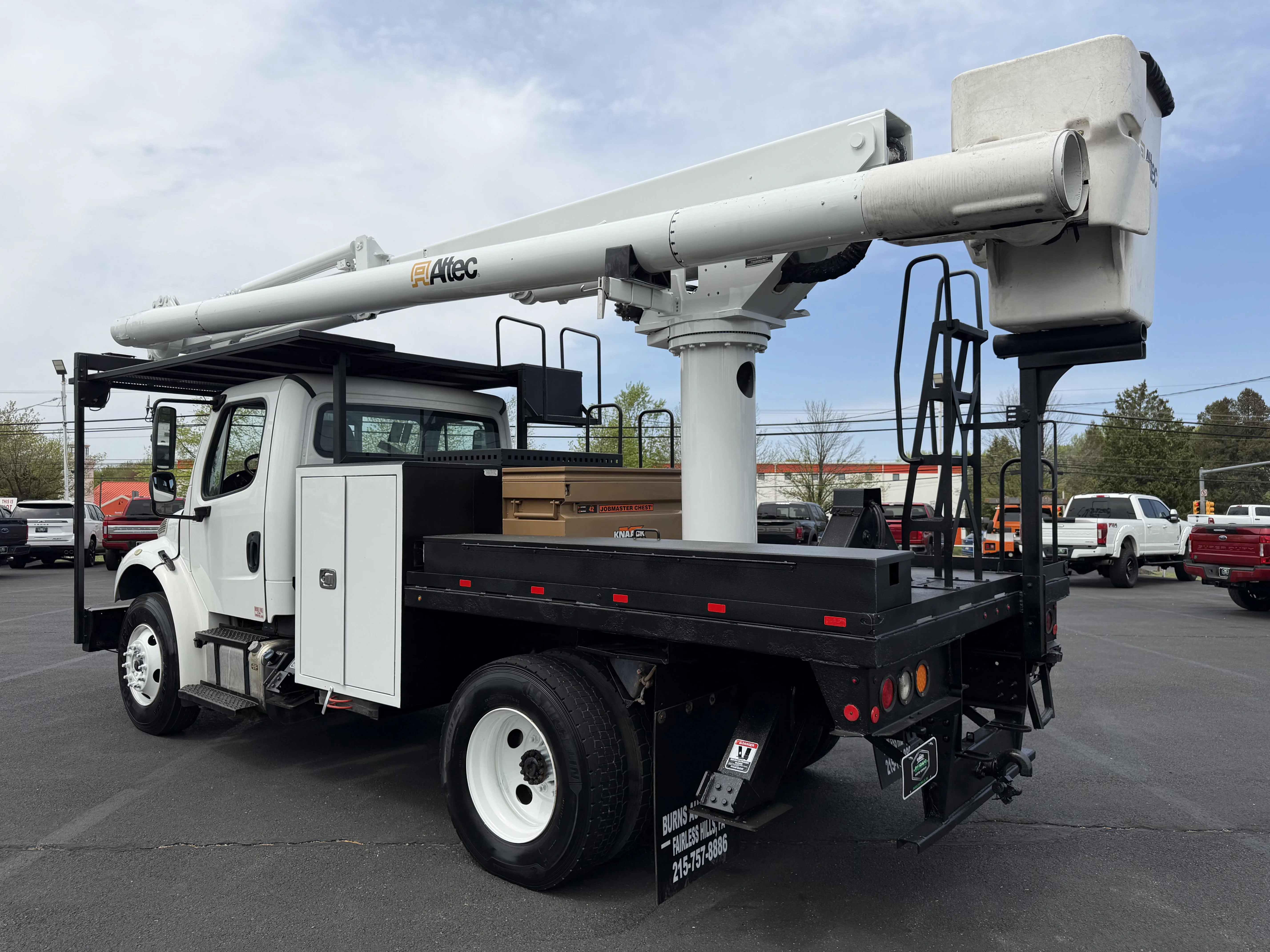 Used 2019 White FREIGHTLINER Under CDL image 4