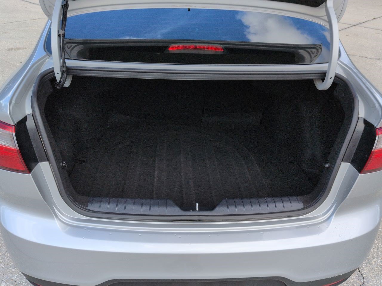 Used 2014 Bright Silver Kia EX image 16