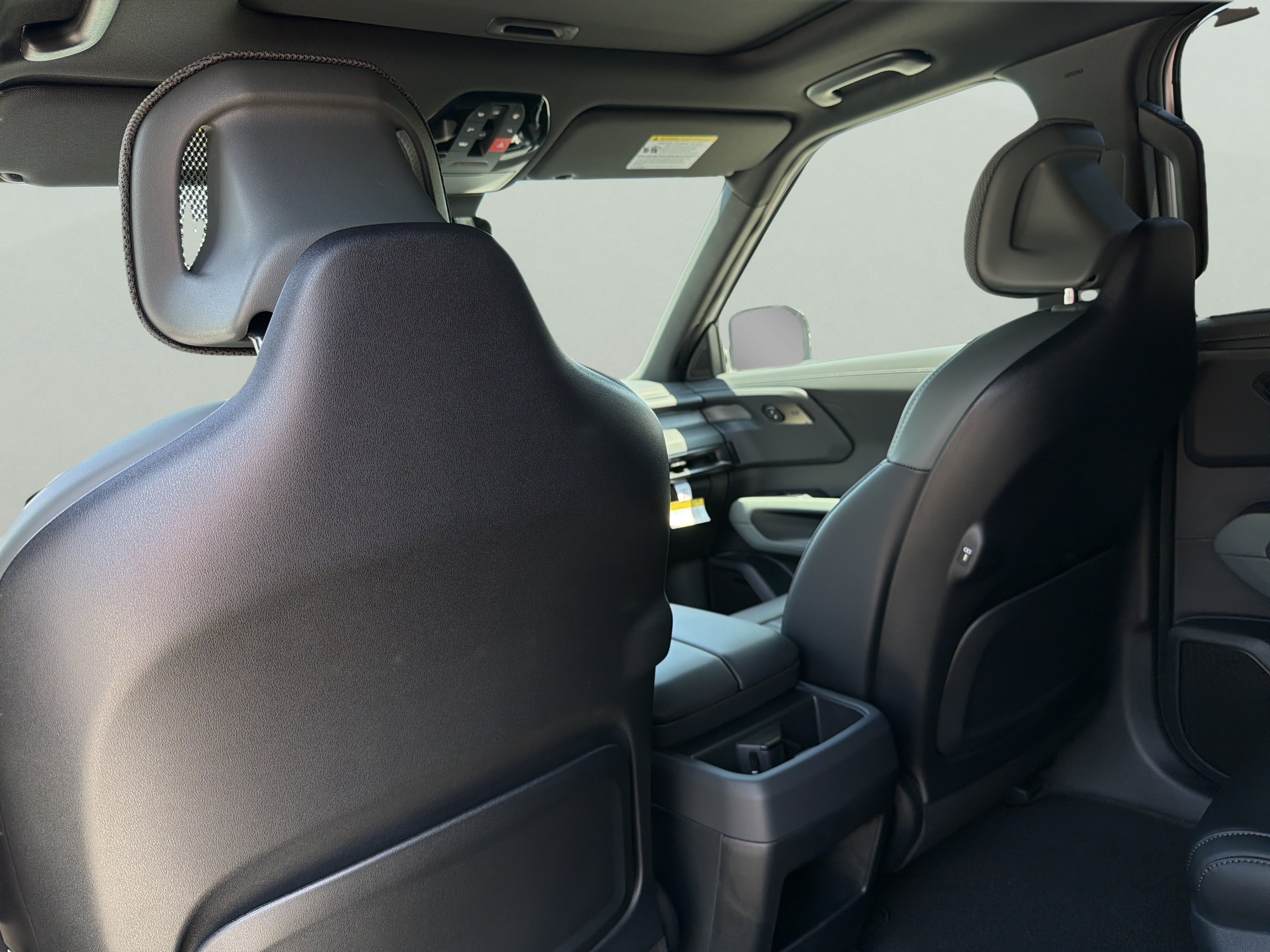New 2027 Glacial White Pearl Kia X-LINE SX image 23