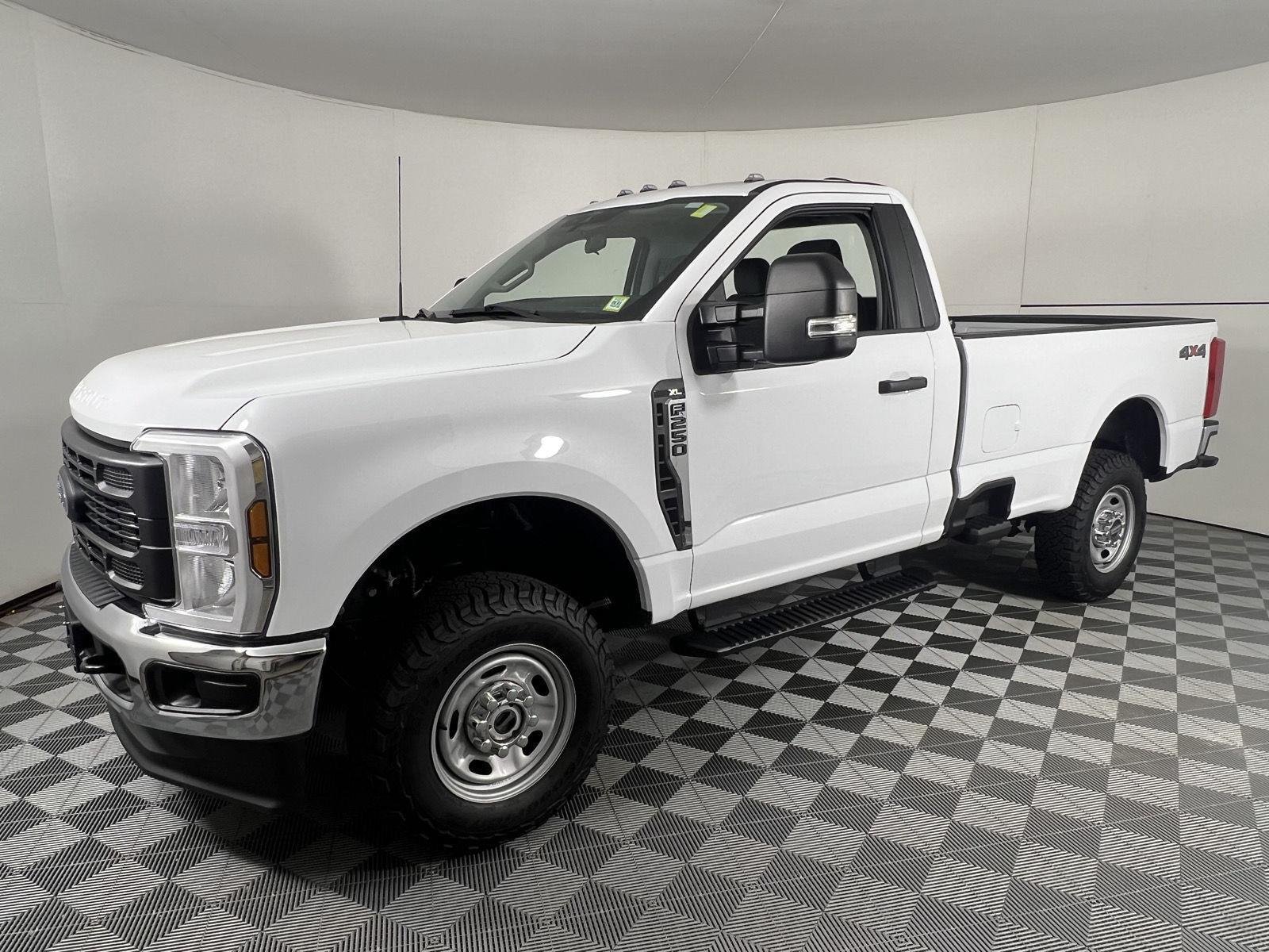 Used 2024 Oxford White Ford XL image 6