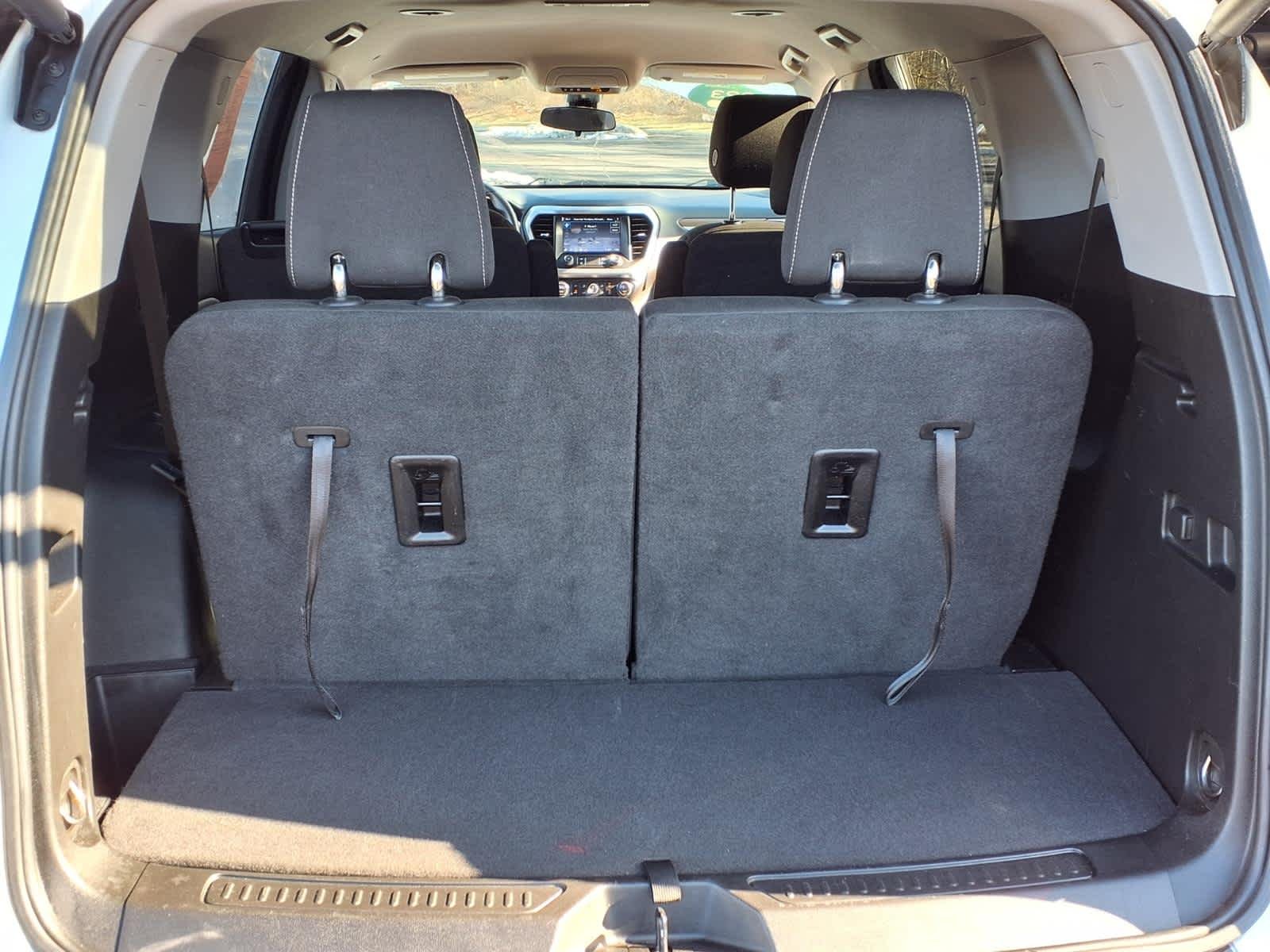 2023 GMC Acadia SLE - Photo 8