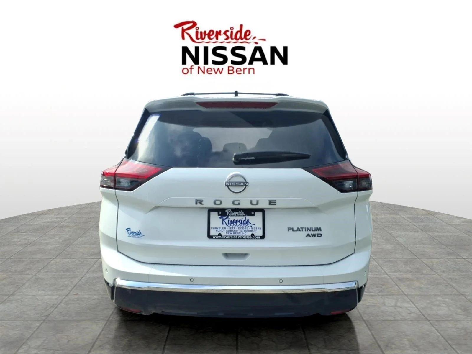 New 2026 Everest White Pearl TriCoat Nissan Platinum image 2