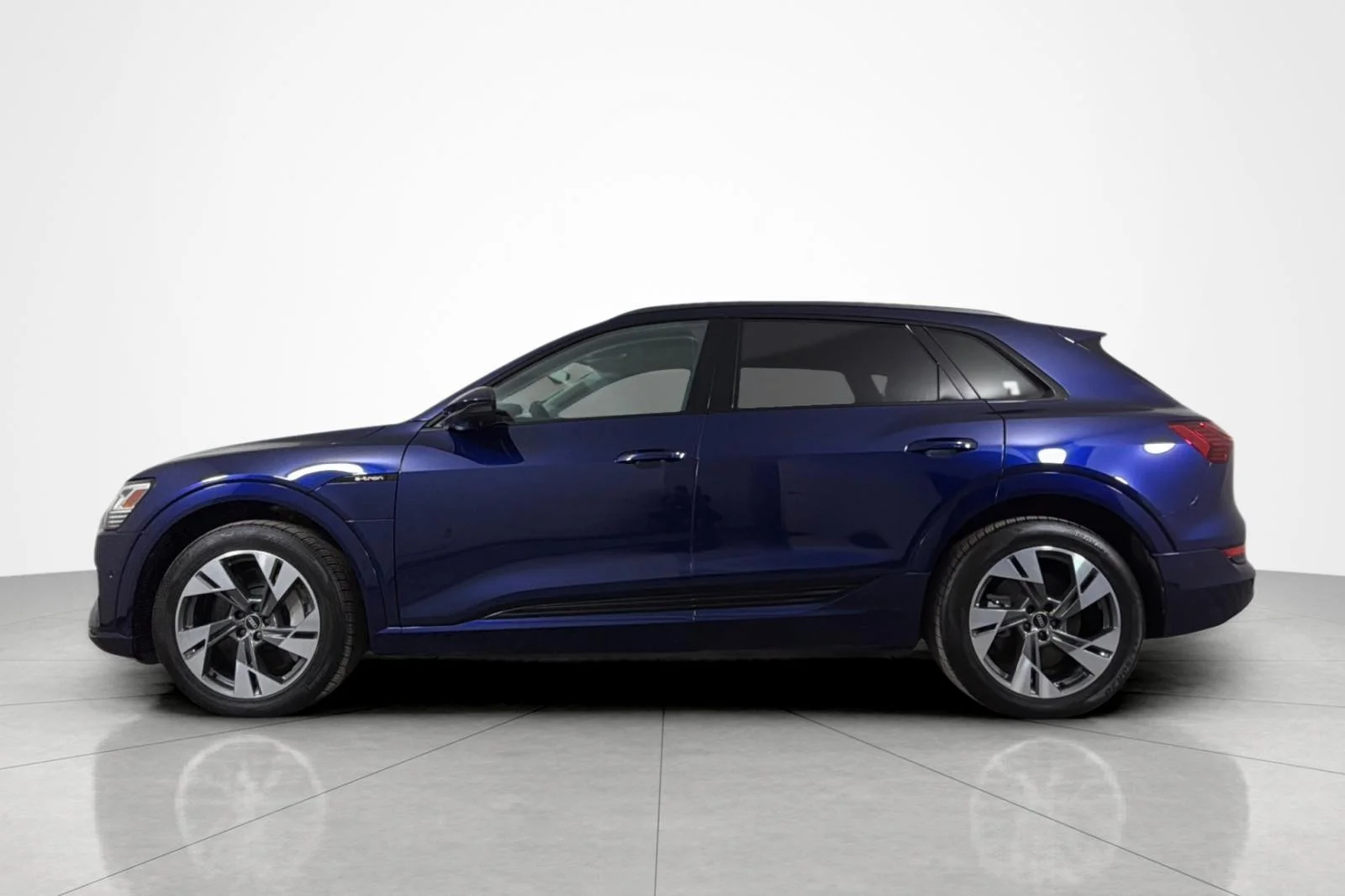 Used 2021 Navarra Blue Metallic Audi Premium quattro image 2