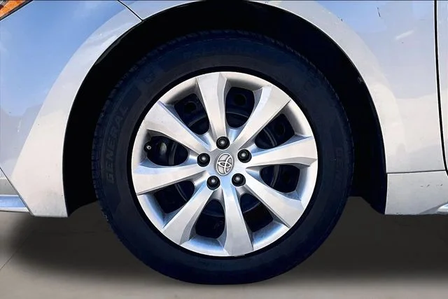 Used 2022 Silver Toyota LE image 32