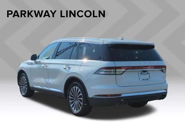 Used 2020 White Lincoln Reserve image 3