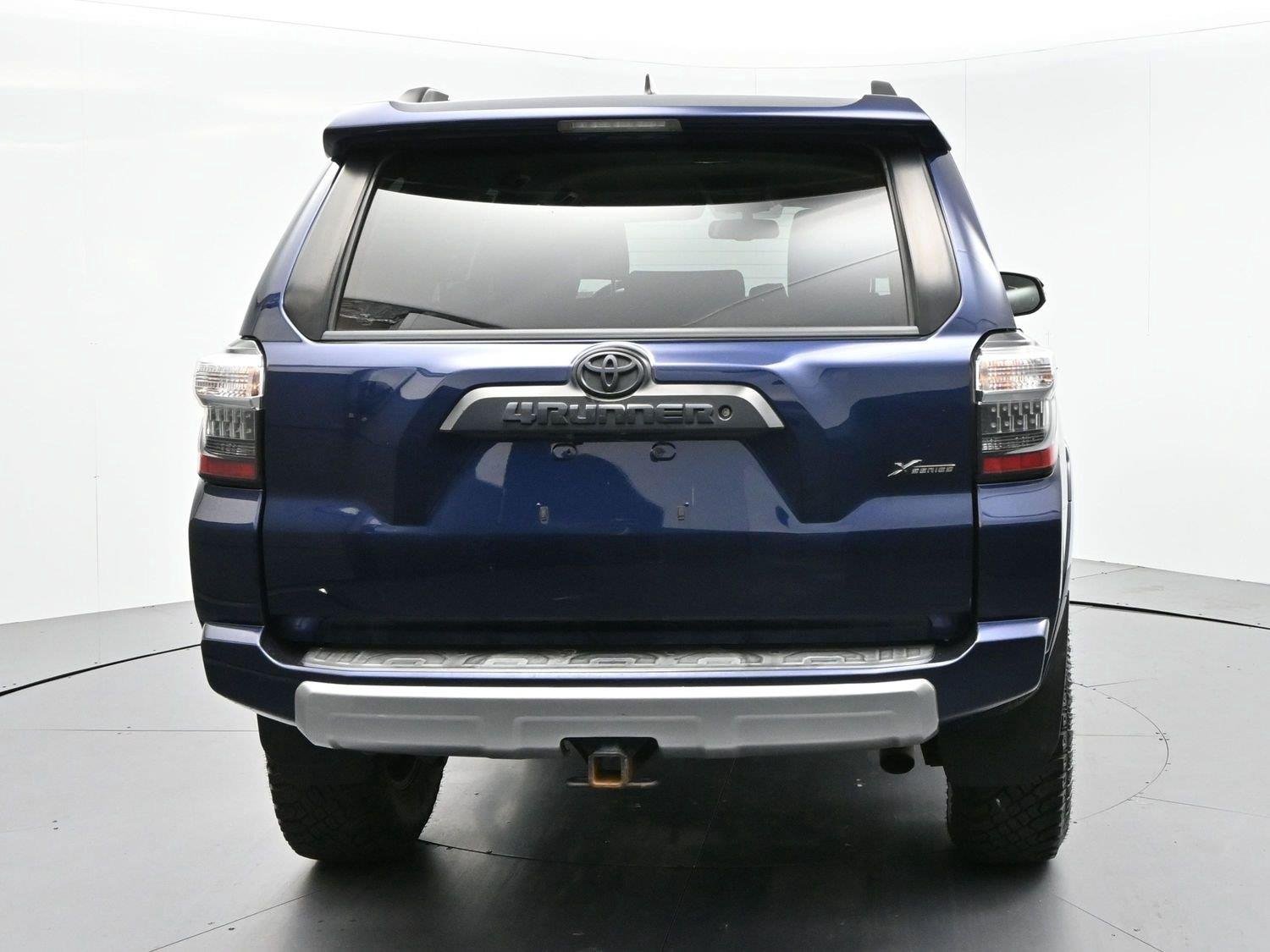 Used 2019 Nautical Blue Metallic Toyota SR5 image 6