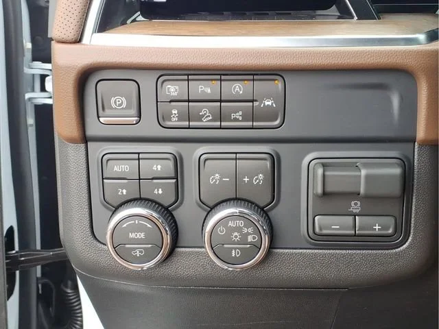 New 2026 Polar White Tricoat Chevrolet High Country image 12