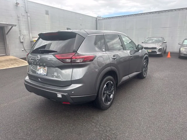 Used 2024 Gray Nissan SV image 5