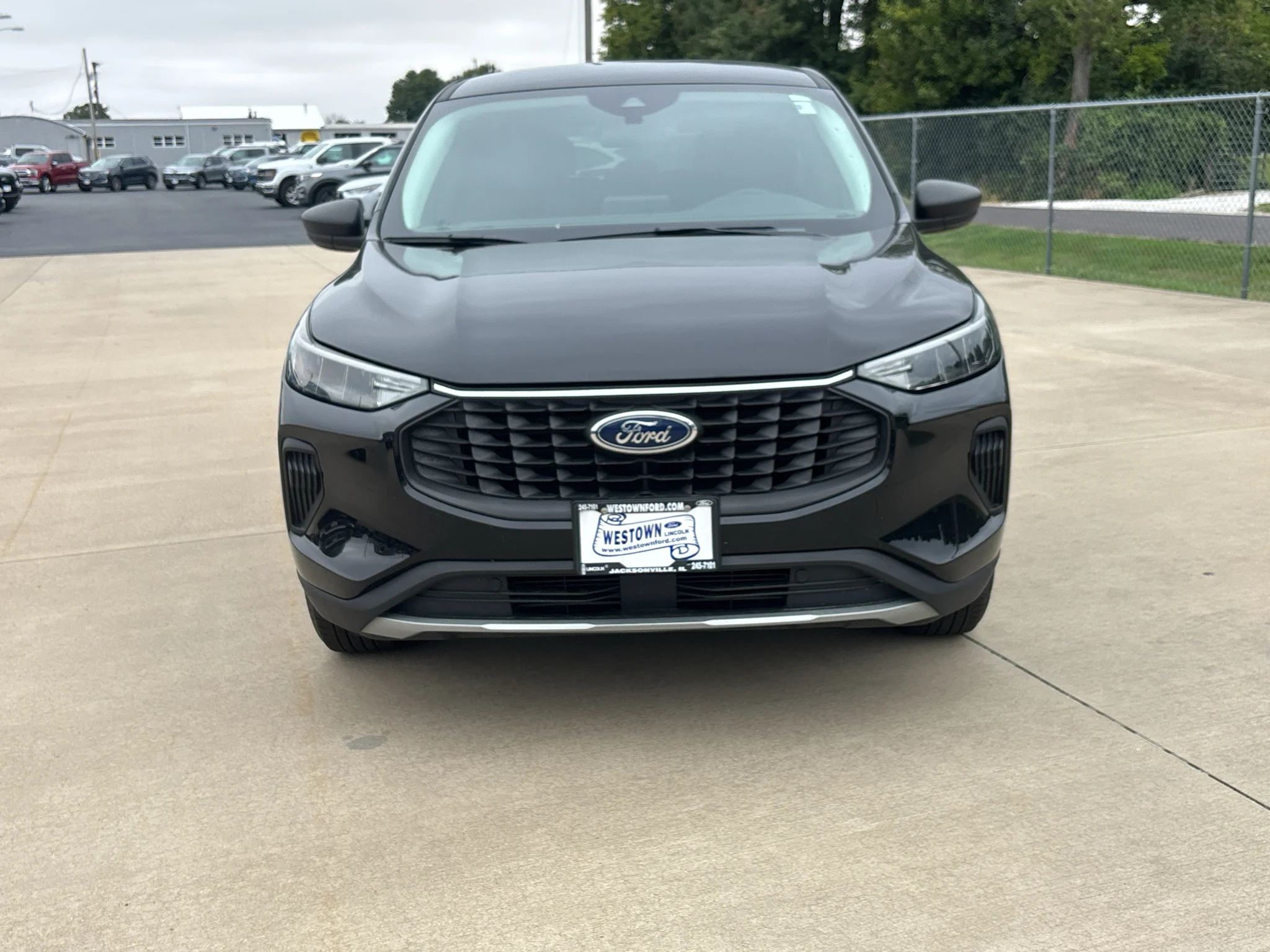 Used 2025 Agate Black Metallic Ford Active image 8