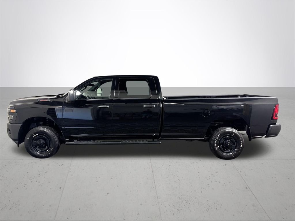 New 2026 Diamond Black Crystal Pearl-Coat Exterior Paint RAM Tradesman image 9
