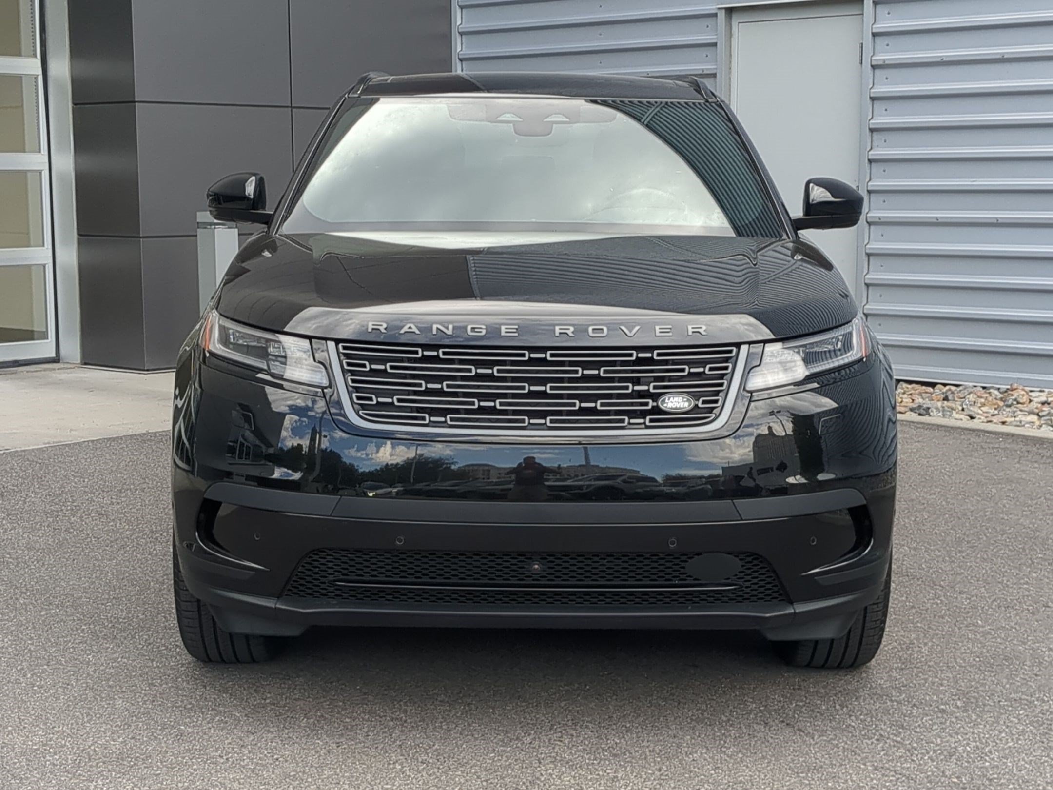Used 2026 Santorini Black Metallic Land Rover S image 2