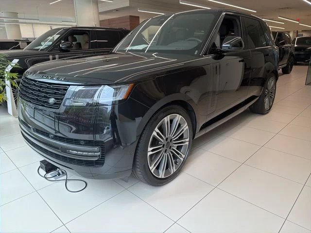 2026 Land Rover Range Rover 4.4 SE SWB's photo