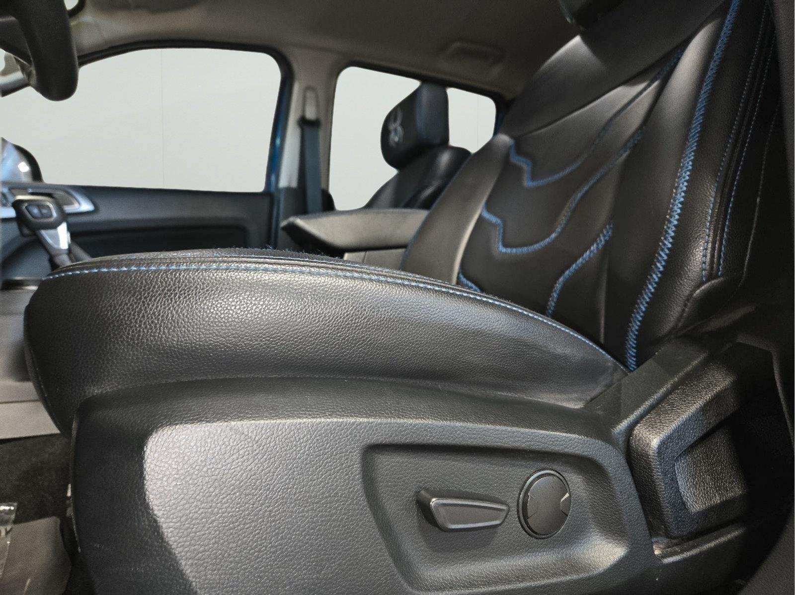 Used 2022 Velocity Blue Ford XLT image 12