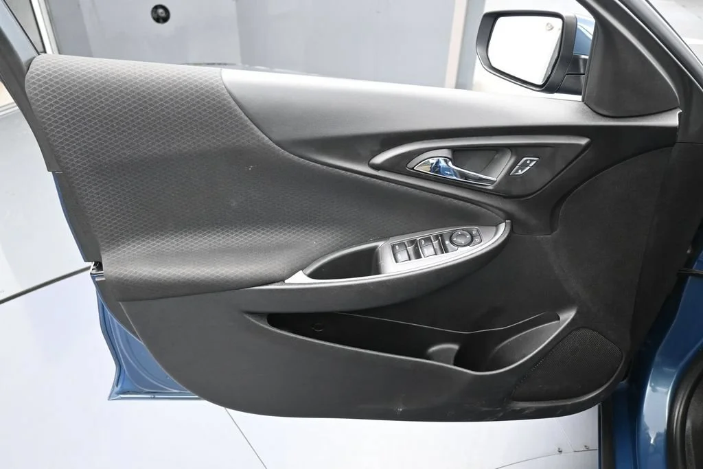 Used 2024 Lakeshore Blue Metallic Chevrolet LT image 12