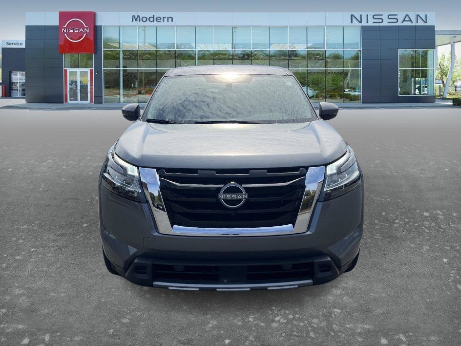 Used 2024 Gun Metallic Nissan SL image 2
