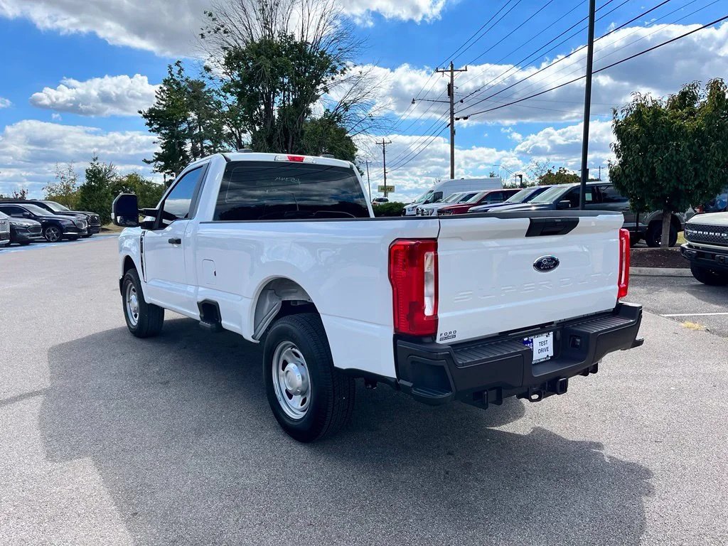 Used 2025 White Ford XL image 6