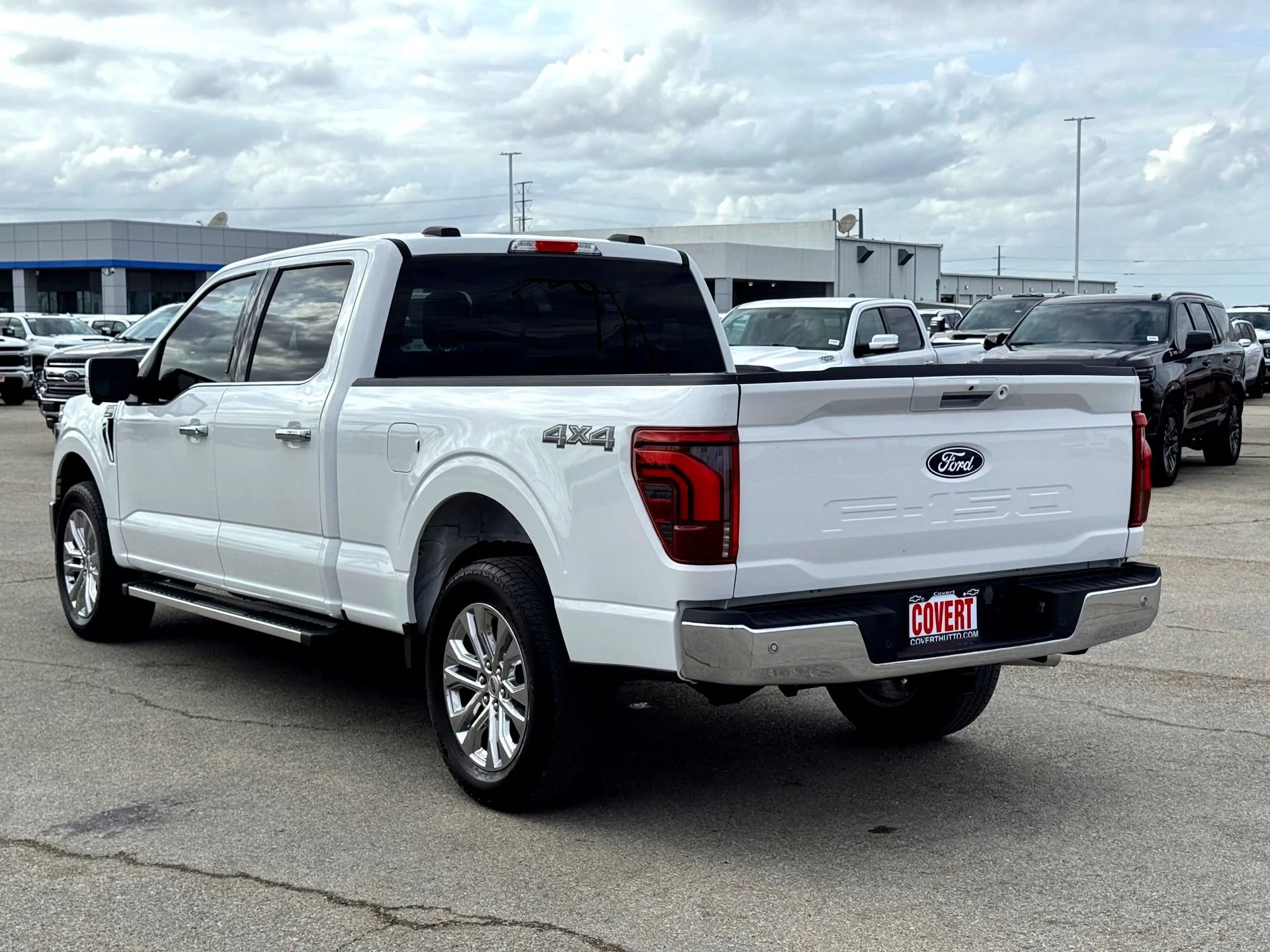Used 2024  Ford Lariat image 8