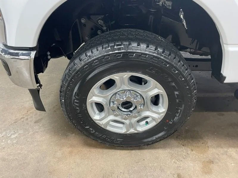 New 2026 Oxford White Ford F-350® XLT image 4