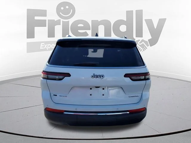 Used 2023 White Jeep Laredo image 4