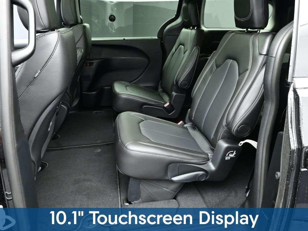 2026 Chrysler Pacifica Select - Photo 17