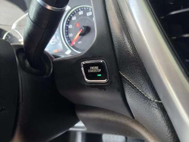 Used 2021 White GMC SLE image 28
