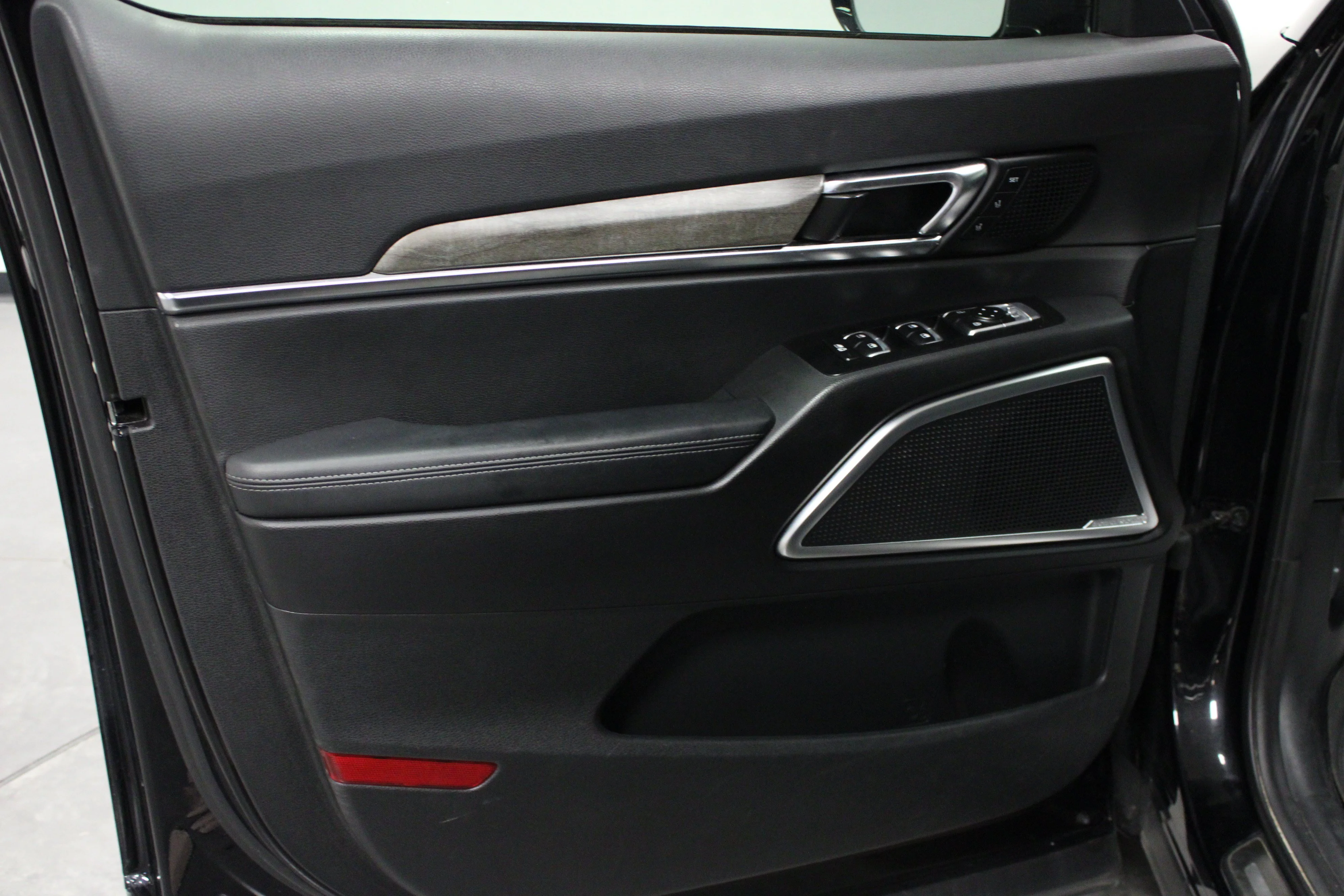 Used 2020 Ebony Black Kia SX image 11