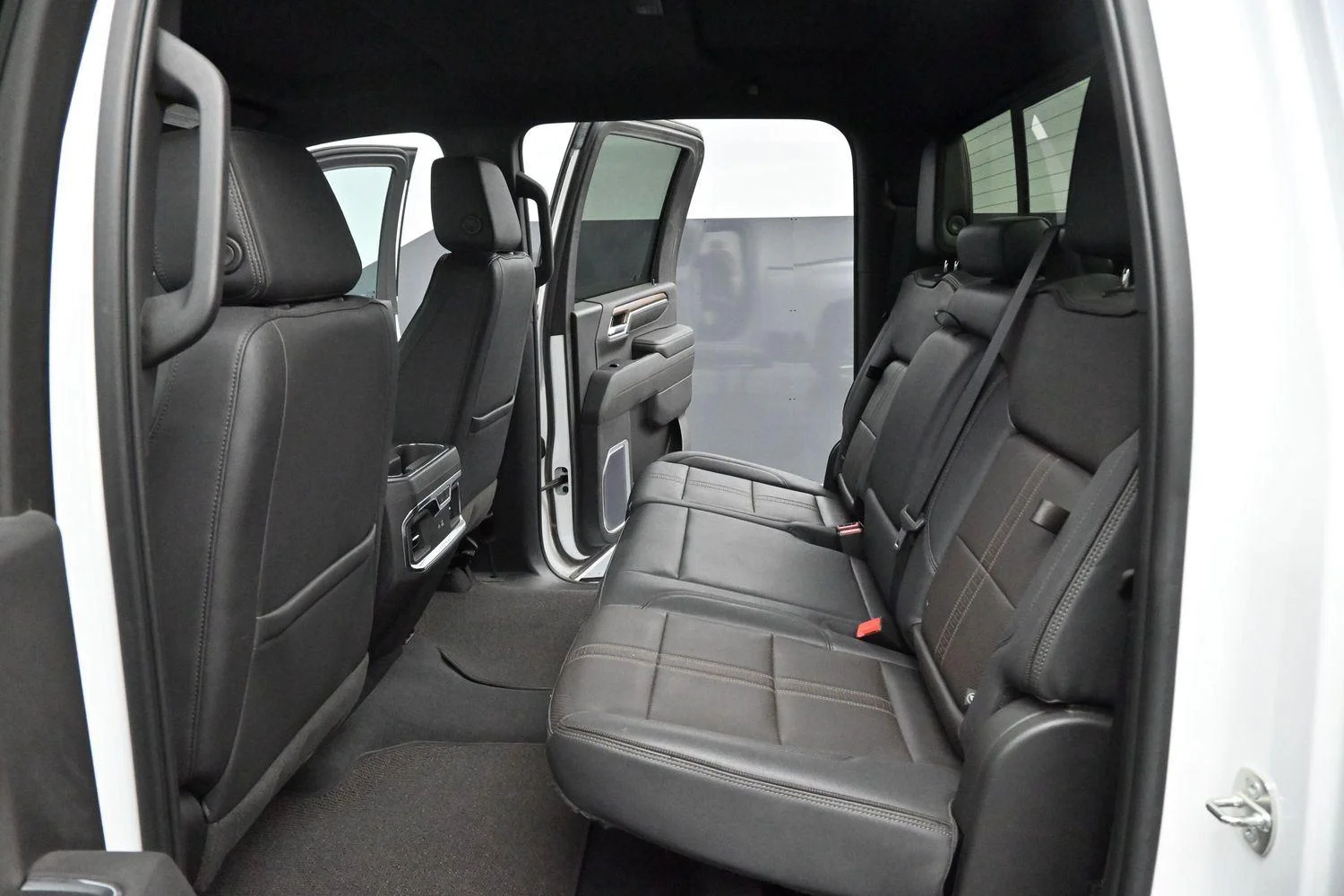 Used 2024 Summit White Chevrolet High Country image 29