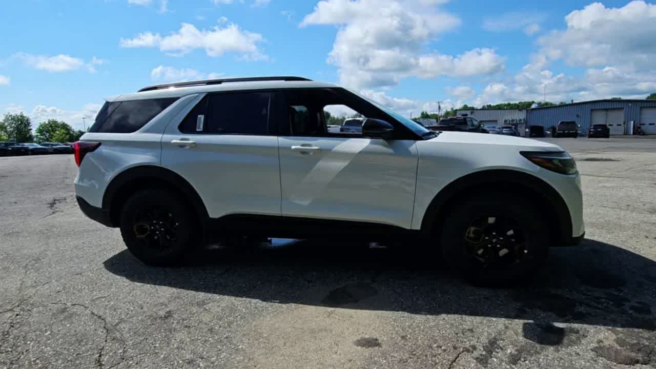 New 2026 Star White Metallic Tri-Coat Ford Tremor® image 9