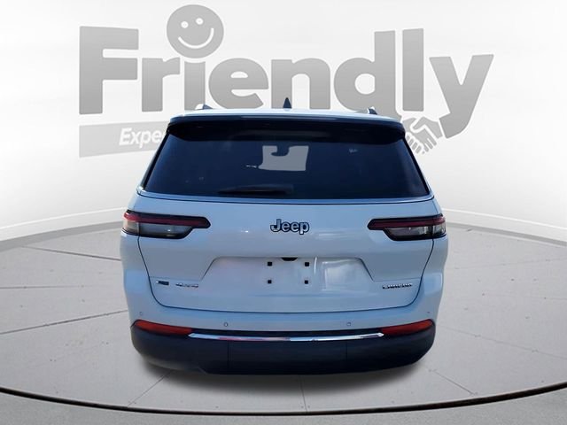 Used 2023 White Jeep Laredo image 4